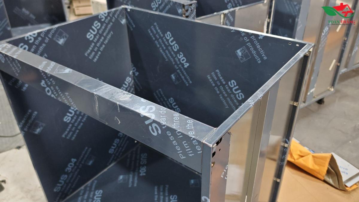 lưu ý làm tủ bếp inox