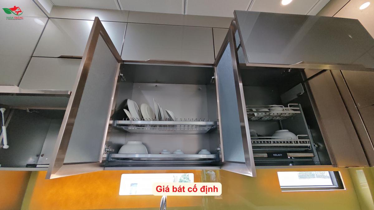 tủ bếp inox cánh kính chữ L