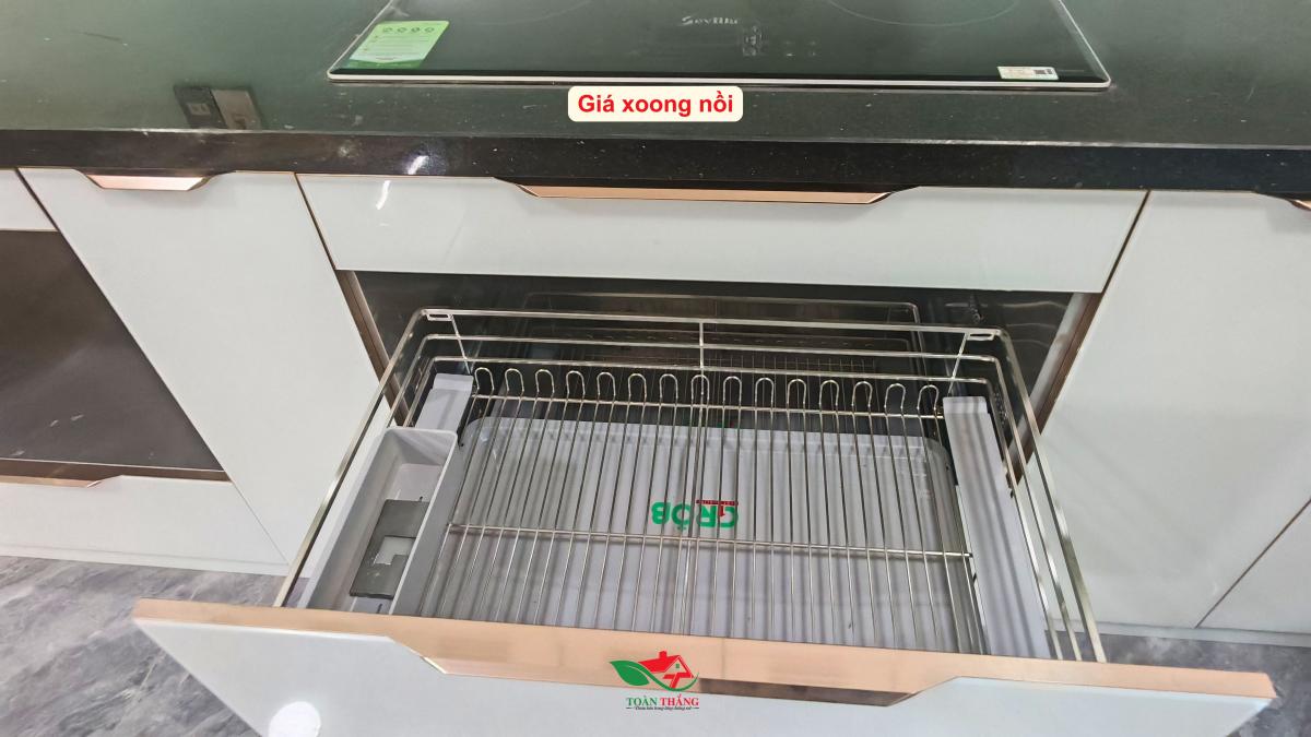 tủ bếp inox cánh kính