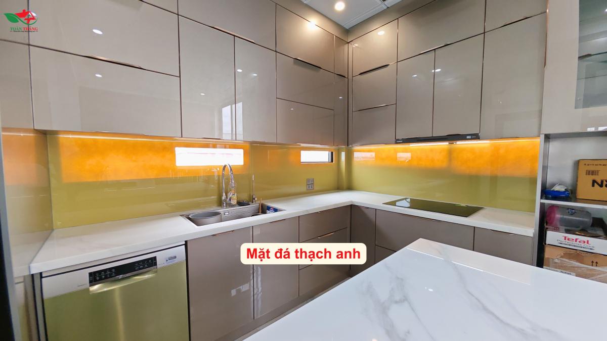 tủ bếp inox cánh kính chữ L