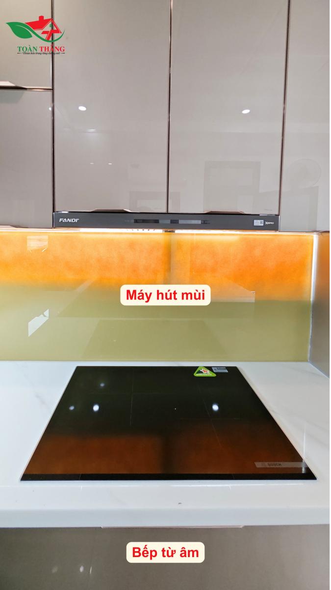 tủ bếp inox cánh kính chữ L