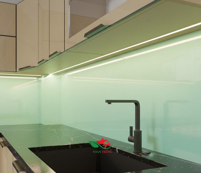 tủ bếp inox cánh kính