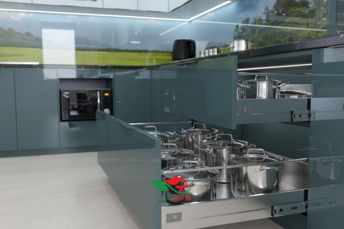 tủ bếp inox cánh kính
