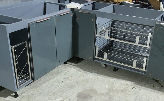 tủ bếp inox sơn tĩnh điện