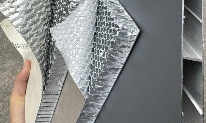 tủ bếp inox cánh kính