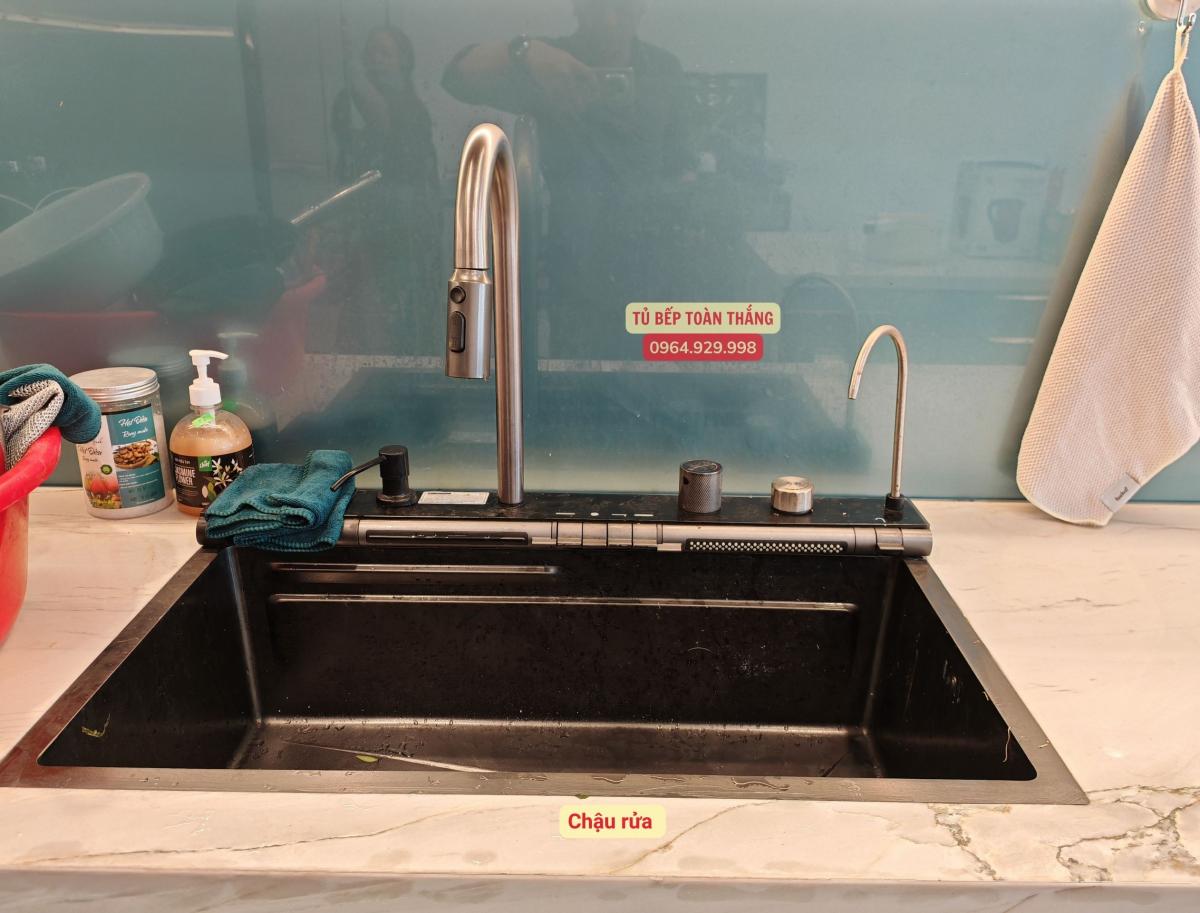 chậu rửa tủ bếp inox cánh kính
