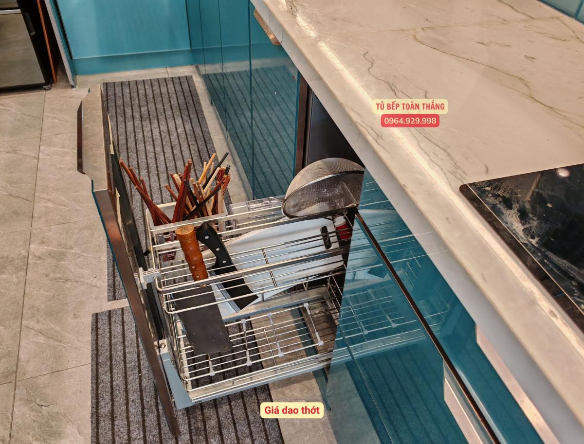 giá dao thớt tủ bếp inox cánh kính