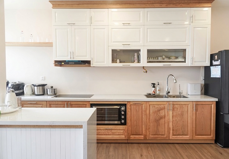 tủ bếp gỗ sồi