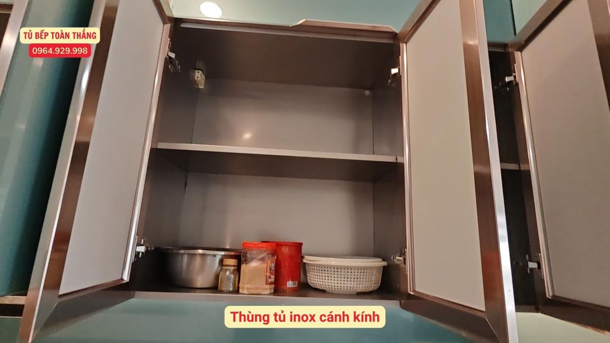 khung tủ bếp inox cánh kính