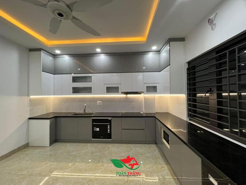 tủ bếp cánh kính acrylic