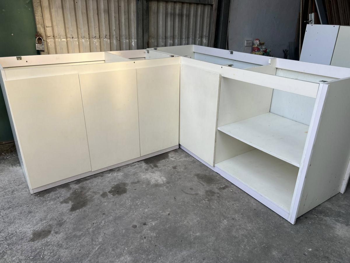 Hệ tủ Module hay liền khối 