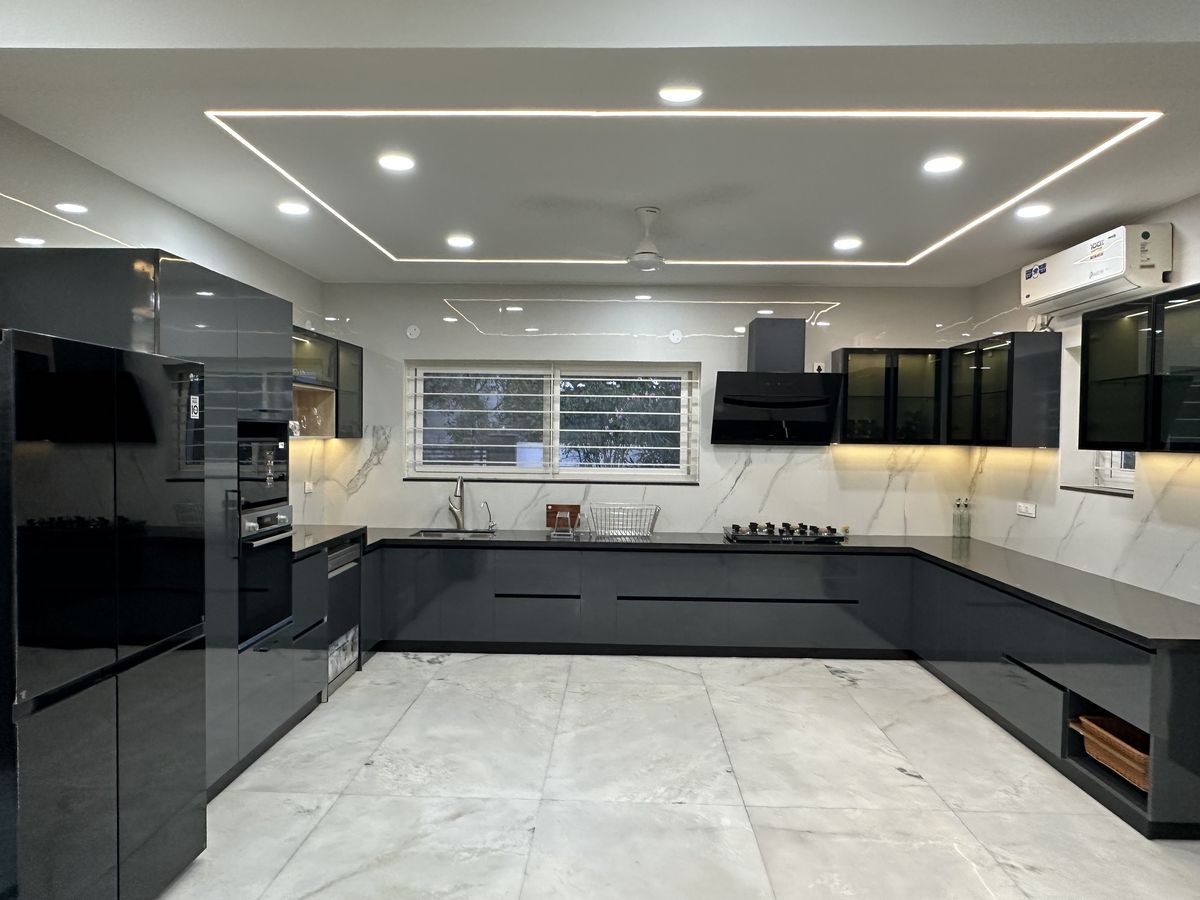 nhựa Picomat và nhựa Ecoplast.