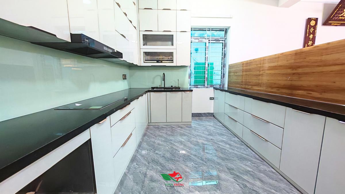 tủ bếp inox cánh kính