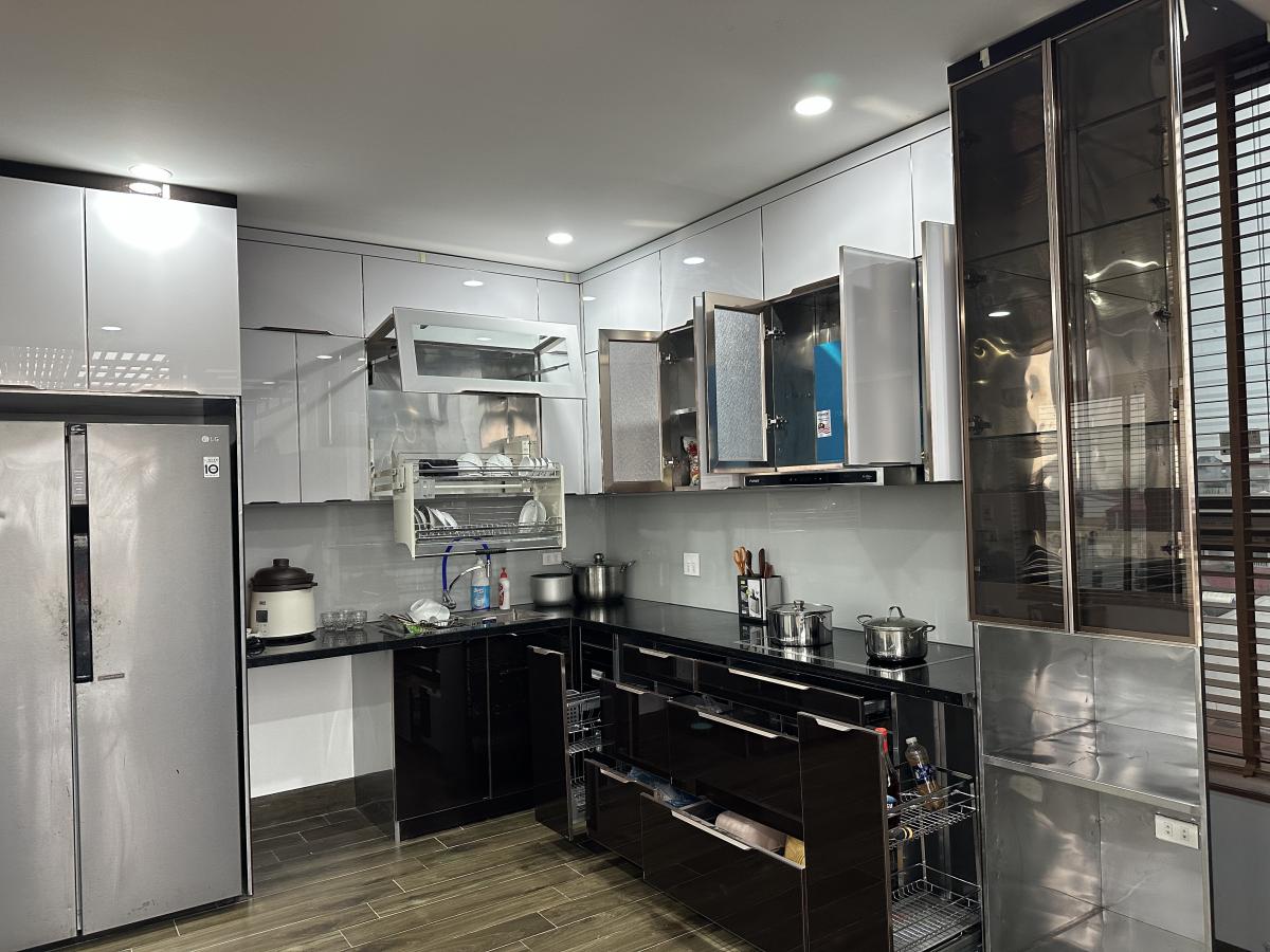 tủ bếp inox cánh kính