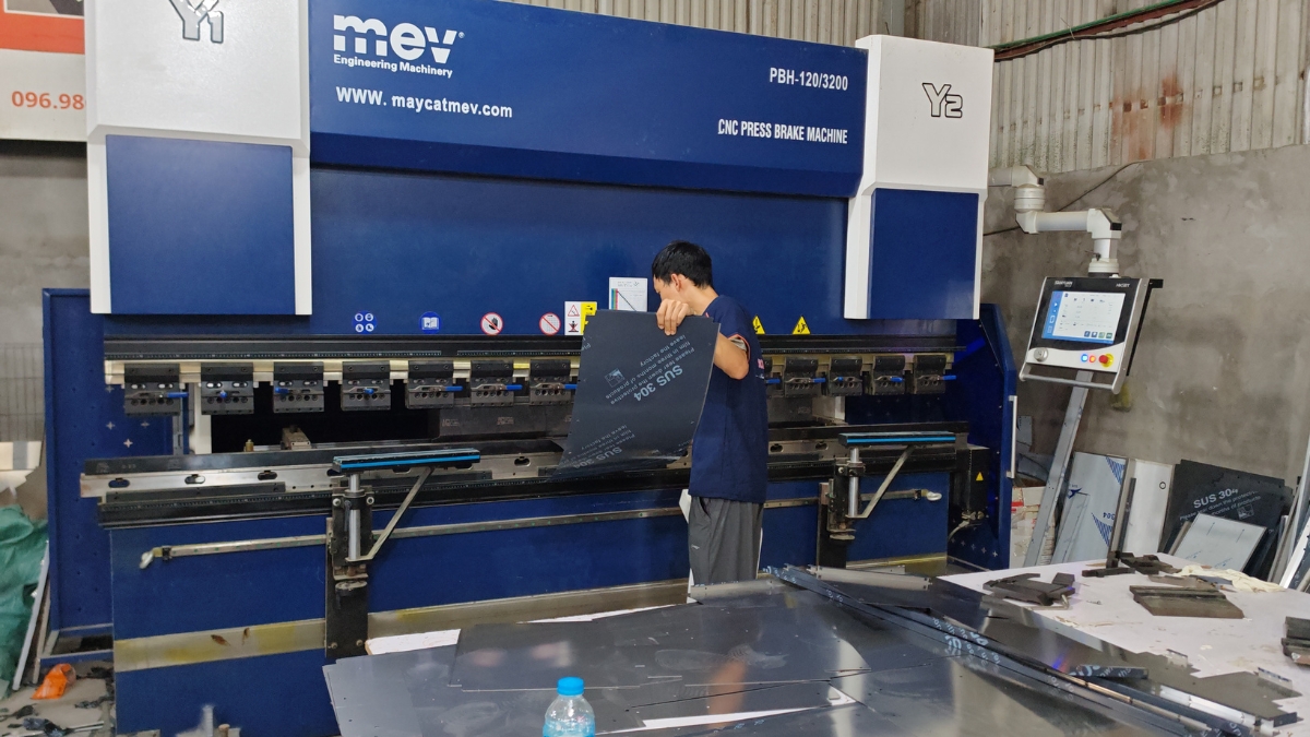 xưởng sản xuất tủ bếp inox