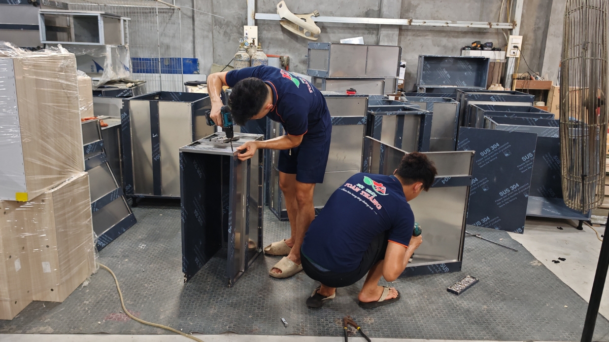 xưởng sản xuất tủ bếp inox
